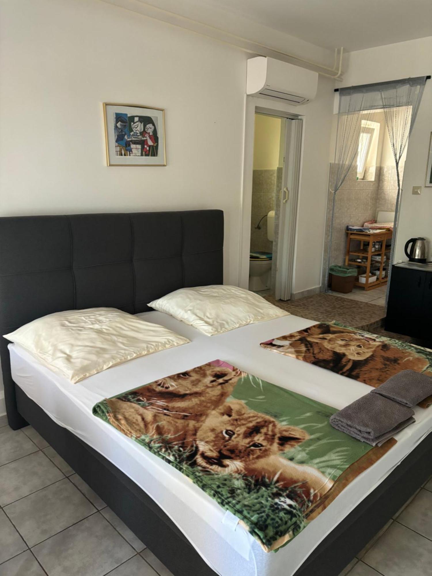 Villa Julian & Juliana Krk Town Pokoj fotografie
